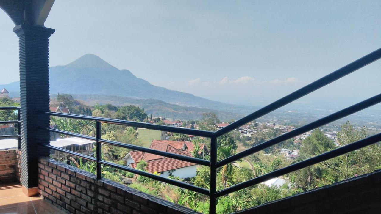 Villa Raung Indah Tretes Prigen Экстерьер фото
