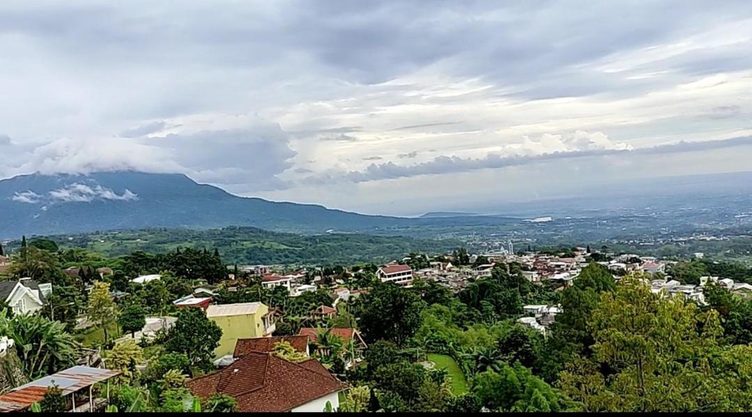 Villa Raung Indah Tretes Prigen Экстерьер фото