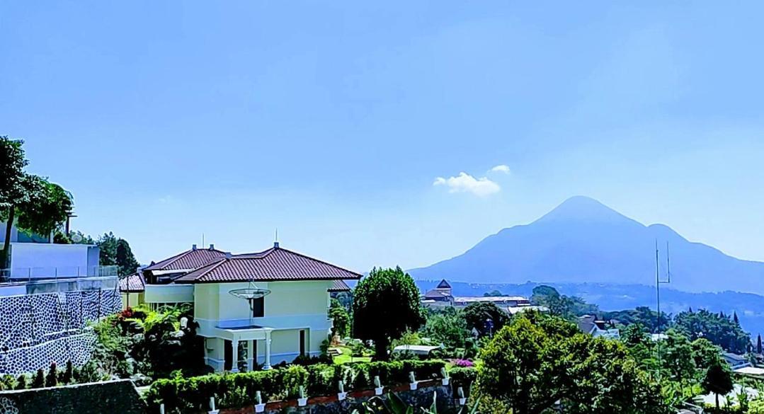 Villa Raung Indah Tretes Prigen Экстерьер фото